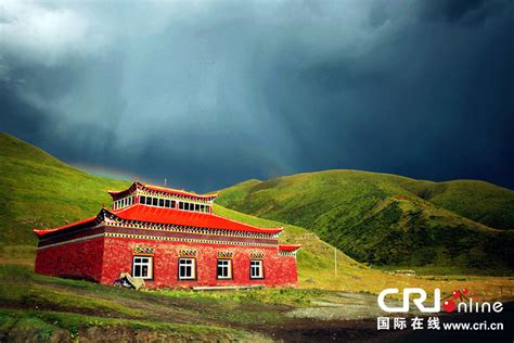 果洛藏族自治州高原草原越野赛,高原平原,自然风景,摄影素材,汇图网www.huitu.com