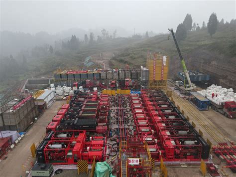 中国石化在重庆试获高产页岩油气井 有利含油气面积843平方千米__财经头条