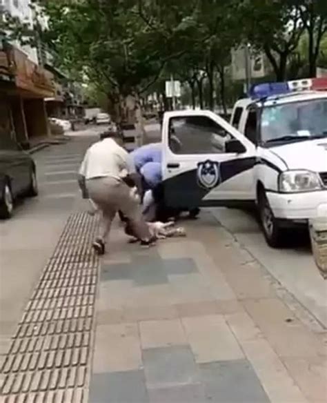 警察抱摔带小孩女子，这件事警方有说法了|松江|警察|警方_新浪新闻