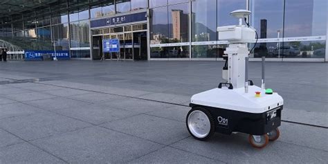 “新同事”来啦，智能巡检机器人首次亮相温州南站_杭州国辰机器人科技有限公司