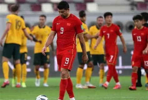 中国男足0:3大获全胜，主教练在赛后的采访中说自己低估了对手_东方体育