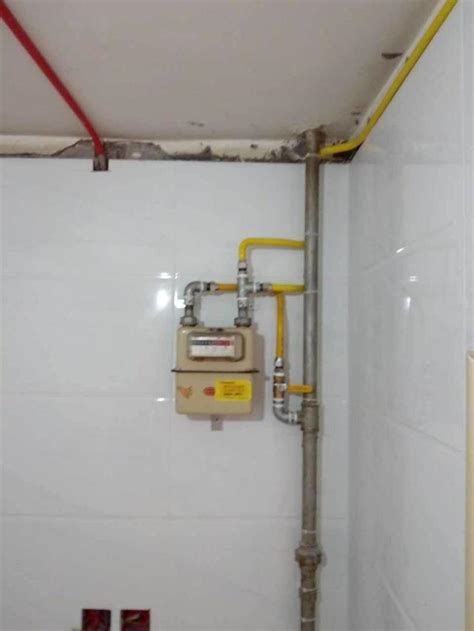 燃气热水器到燃气管道之间的管必须是燃气公司安装吗？怎么收费？