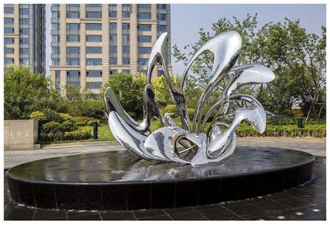 玻璃钢园林雕塑-绿色出行雕塑 - 惠州市纪元园林景观工程有限公司