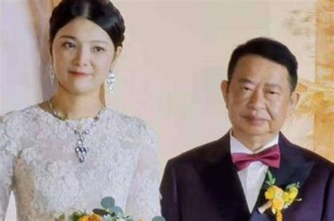 38岁长相美气质佳的钱冰为何嫁给63岁的紫金矿业董事长陈景河_凤凰网视频_凤凰网
