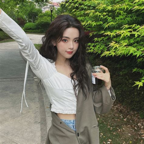 杨超越头像图片