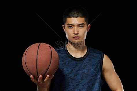 篮球运动员图片-体育篮球运动员全身素材-高清图片-摄影照片-寻图免费打包下载