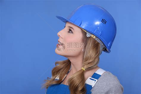 头像带头盔甜美女生