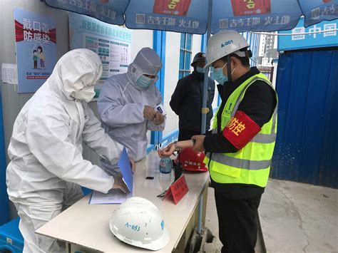 助力新冠疫苗接种 红十字志愿者在行动