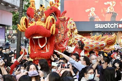对很多香港人来说，这个春节意味着与亲人团聚……