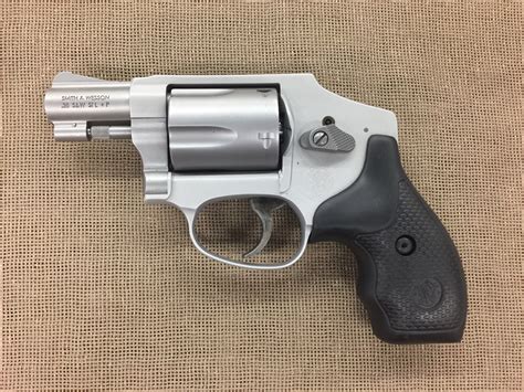 S&W Model 642 (Airweight) DA Revolver