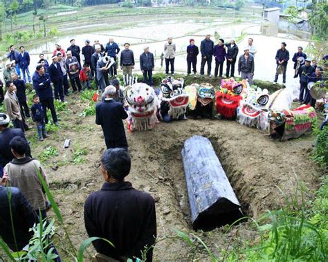陕北丧葬民俗仪式，农村土葬过程，现在不多见了_腾讯视频