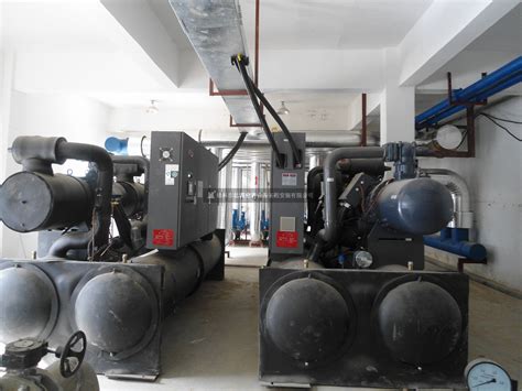 水源热泵及其它类型机组机房2 - 安装现场展示 - 专业制作中央空调配套产品,空调配件,中央空调定制 - 桂林达源空调