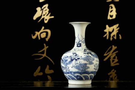 清孔子瓷像-典藏--桂林博物馆