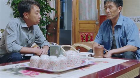 《遍地书香》第二十五集03：父子俩在一块探讨，对于刘世成的做事方法和为人_高清1080P在线观看平台_腾讯视频
