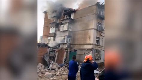 大连瓦房店一居民楼发生爆炸，应急局：有人员受伤_凤凰网视频_凤凰网