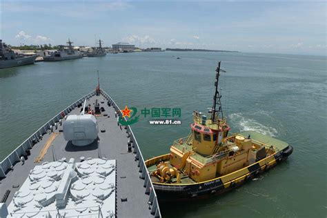 南海舰队远海训练编队展开海上补给演练 -新华时政-新华网