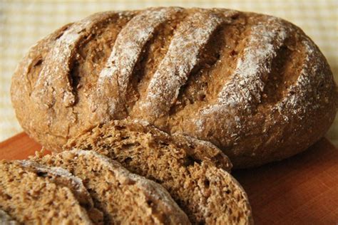 坚果全麦面包的做法_图解坚果全麦面包怎么做好吃-聚餐网