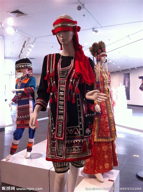 民族服饰也能这般时尚！一场最时尚的民族服装秀在楚雄上演_云南网