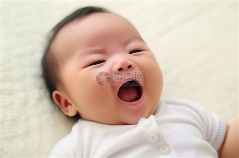 开朗大笑的小婴儿高清图片下载-正版图片600430907-摄图网