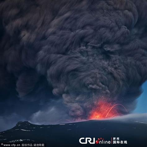 高清：摄影师纪录冰岛冰盖火山喷发全景_新闻图库_新闻_腾讯网