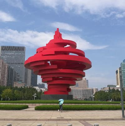 青岛五四广场主题雕塑五月的风高清图片下载_红动中国