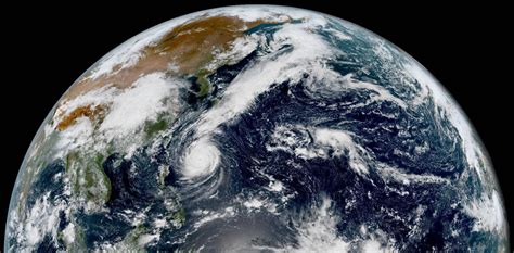 强台风潭美携巨大风眼即将强势袭击日本，首都东京或遭遇严重威胁
