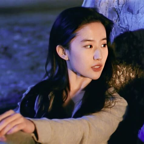 女生古风头像刘亦菲黑白