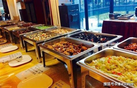 「未来餐厅」落地阿里巴巴食堂 可帮员工节省 30% 排队时间 | 极客公园