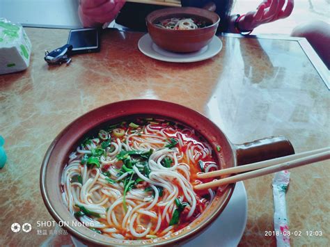 2023东川红土地特色农家饭美食餐厅,...，点了两份米线，一份炒饭...【去哪儿攻略】