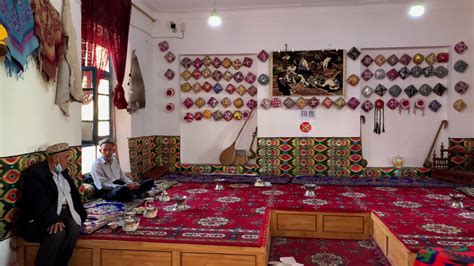 文化润疆讲好喀什故事 喀什人民广播电台正式开播_援疆风采_新民网