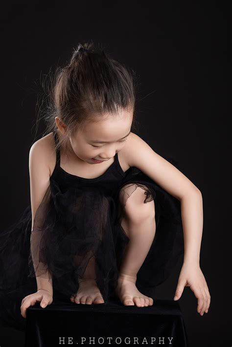 跳舞的小女孩 ｜ 儿童摄影舞蹈写真|摄影|人像摄影|和和阿和 - 原创作品 - 站酷 (ZCOOL)