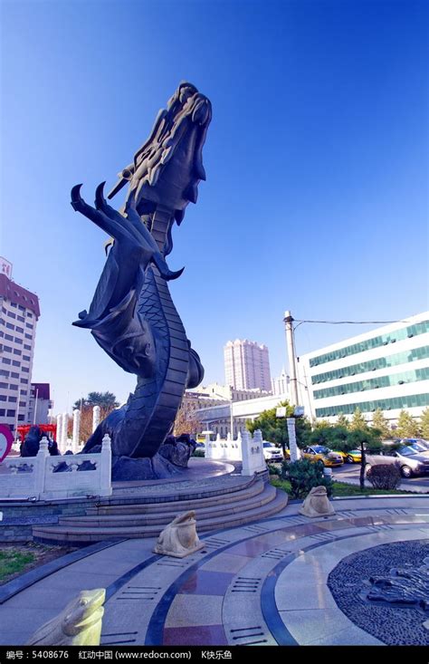 玻璃钢龙柱雕塑泥塑完成(组图)-网站公告_滨州宏景雕塑有限公司