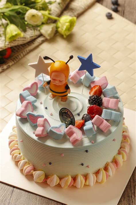 生日蛋糕庆典蛋糕定制促销宣传面包店甜品店促销宣传粉色模板_h5页面制作工具_人人秀H5_rrx.cn