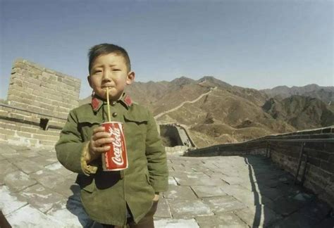 1979年走红海外的“新中国第一个喝可口可乐的男孩”，现在怎么样了？_深圳新闻网