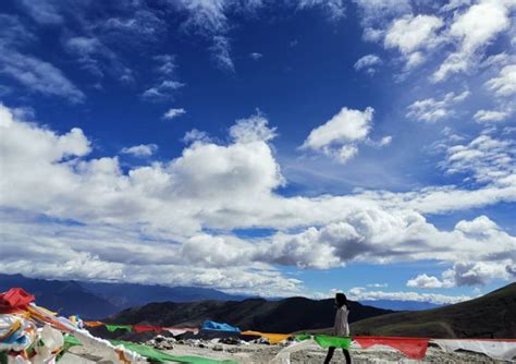 第一次去西藏拉萨旅游带多少钱合适？求去一趟西藏旅游费用预算大概多少钱