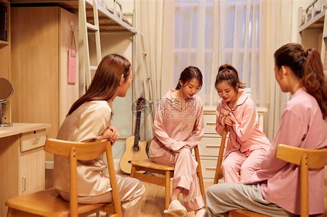 少女宿舍图片