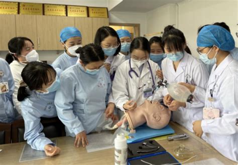 急诊内科对低年资医护人员开展气管插管培训考核-陕西省人民医院