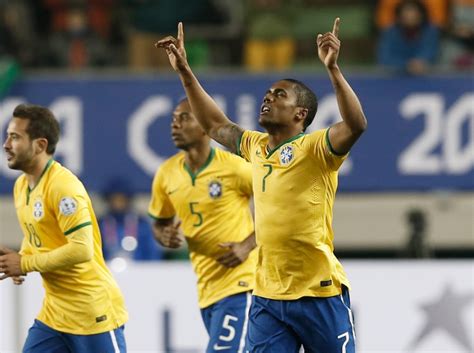 南美洲超级德比：巴西vs阿根廷，梅西时隔180天后回归国家队首秀__凤凰网