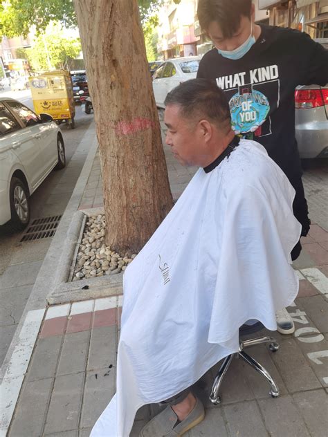 街头理发师 一剪旧时光--金华频道