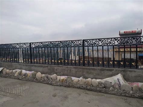 阳台栏杆、铁门--宜宾妙祥钢结构工程有限公司