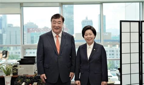 中国驻韩大使会见韩半导体产业主管人士，探讨中韩互利合作
