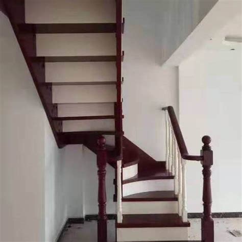 钢木楼梯厂家：我们该如何选择钢木楼梯？-霸州步升楼梯有限公司