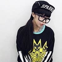 温柔女生头像长发正面