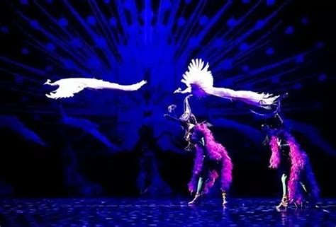 中国文艺网-中国文联组织艺术家看舞蹈诗剧《金面王朝》