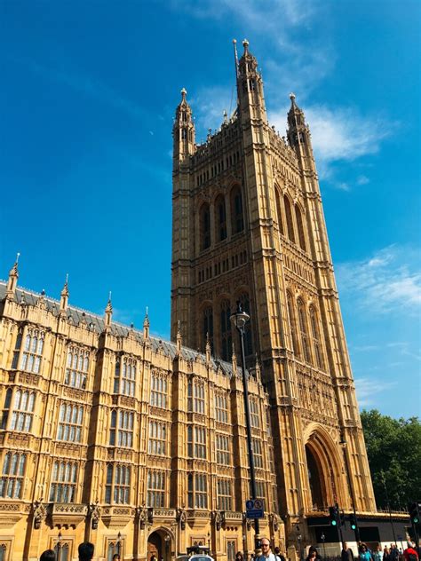 【携程攻略】伦敦议会大厦景点,非常有特色的地标性建筑。英国国会（包括上议院和下议院）的所在地，…