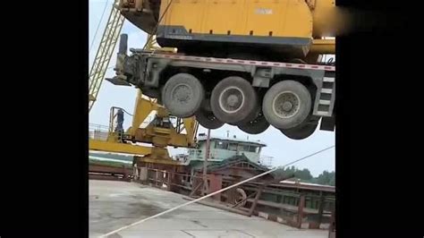 大吊车：这吊臂真是厉害了，1吨重的东西这么轻松吊起！_腾讯视频