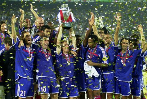 欧洲杯历史之2000：法国队金球绝杀意大利夺冠_手机新浪网