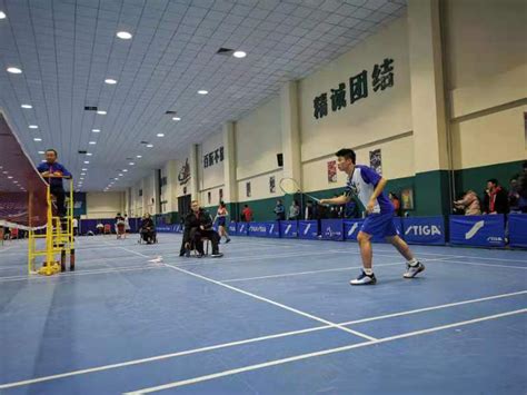 北航实验学校羽毛球队在北京市中小学生羽毛球赛中勇夺4金6银 - 北京航空航天大学新闻公告
