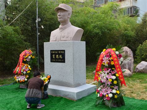 清明祭英烈主题团日活动在郑州烈士陵园举行-大河网