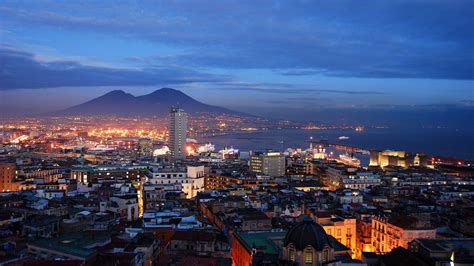 意大利那不勒斯港在欧洲的欧洲建高清图片下载-正版图片502657928-摄图网